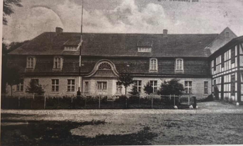 Pałac w Okalicach w latach trzydziestych XX wieku
